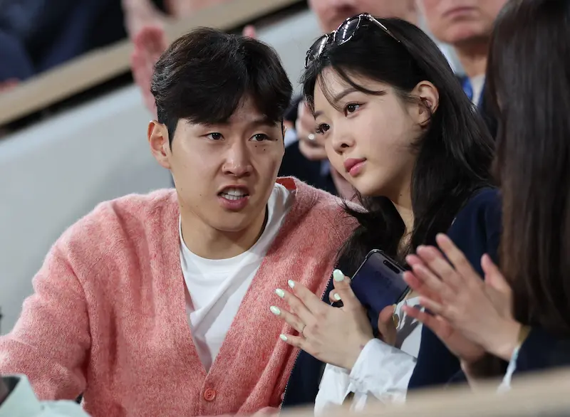 슛돌이 이강인 여친 박상효 두산그룹 재벌 5세에 미모까지 ~ (축구 통계 연봉 주급 군대 수상) 슛돌이 이강인 여친 박상효 두산그룹 재벌 5세에 미모까지 ~ (축구 통계 연봉 주급 군대 수상)