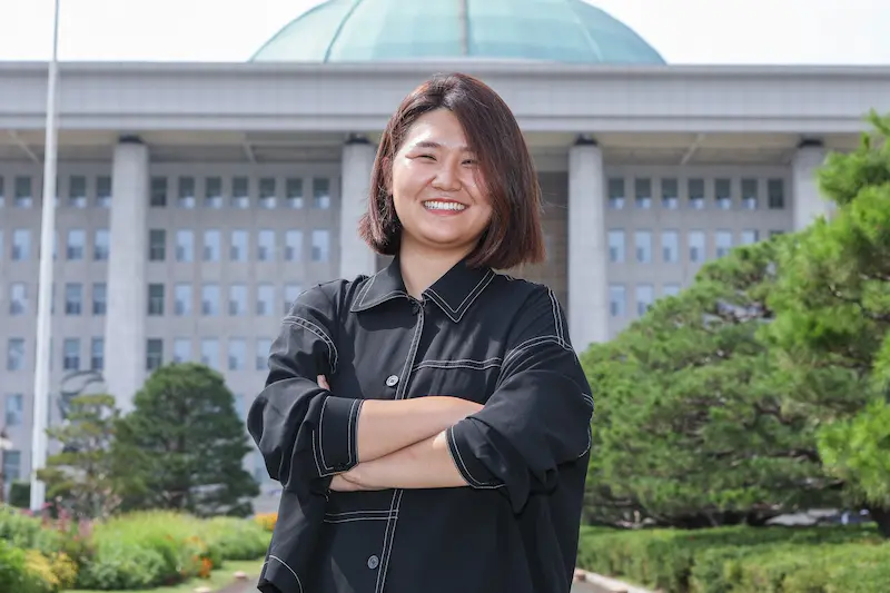 손솔 국회의원 프로필·95년생 이대 학생회장 출신 진보당 (선거이력 수상 고향 학력 재산 결혼) 손솔 국회의원 프로필·95년생 이대 학생회장 출신 진보당 선거이력 수상 고향 학력 재산 결혼