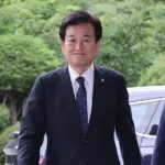 노무현을 쫓아낸 통일부 장관 정동영 국회의원 프로필 학력 선거이력 (+통일교 윤영호) 노무현을 쫓아낸 통일부 장관 정동영 국회의원 프로필 학력 선거이력 (+통일교 윤영호)