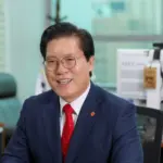 큰절 올린 이천 지역구 토박이 송석준 국회의원 프로필 학력 군대 (feat. 선거이력)