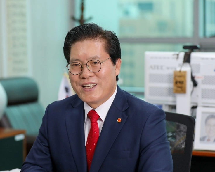 큰절 올린 이천 토박이 송석준 국회의원 프로필 지역구 학력 군대 (feat. 선거이력) 큰절 올린 이천 지역구 토박이 송석준 국회의원 프로필 학력 군대 (feat. 선거이력)