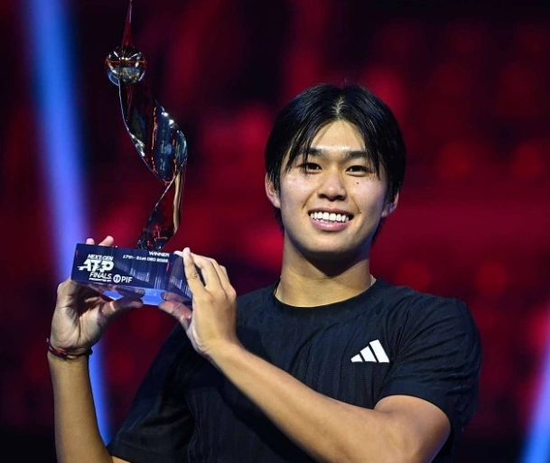 2005년생 테니스 신성 미국 국적 러너 티엔 프로필 & 전적 라켓 랭킹 2005년생 테니스 신성 미국 국적 러너 티엔 프로필 & 전적 라켓 랭킹