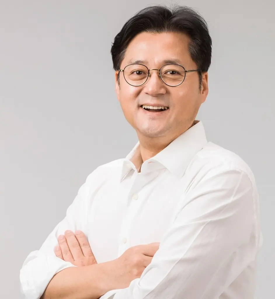 이재명 체포동의안에 탈당한다던 강성 친명 청와대 정무수석 홍익표 국회의원 프로필 & 고향 재산 부인 수상 이재명 체포동의안에 탈당한다던 강성 친명 청와대 정무수석 홍익표 국회의원 프로필 & 고향 재산 부인 수상