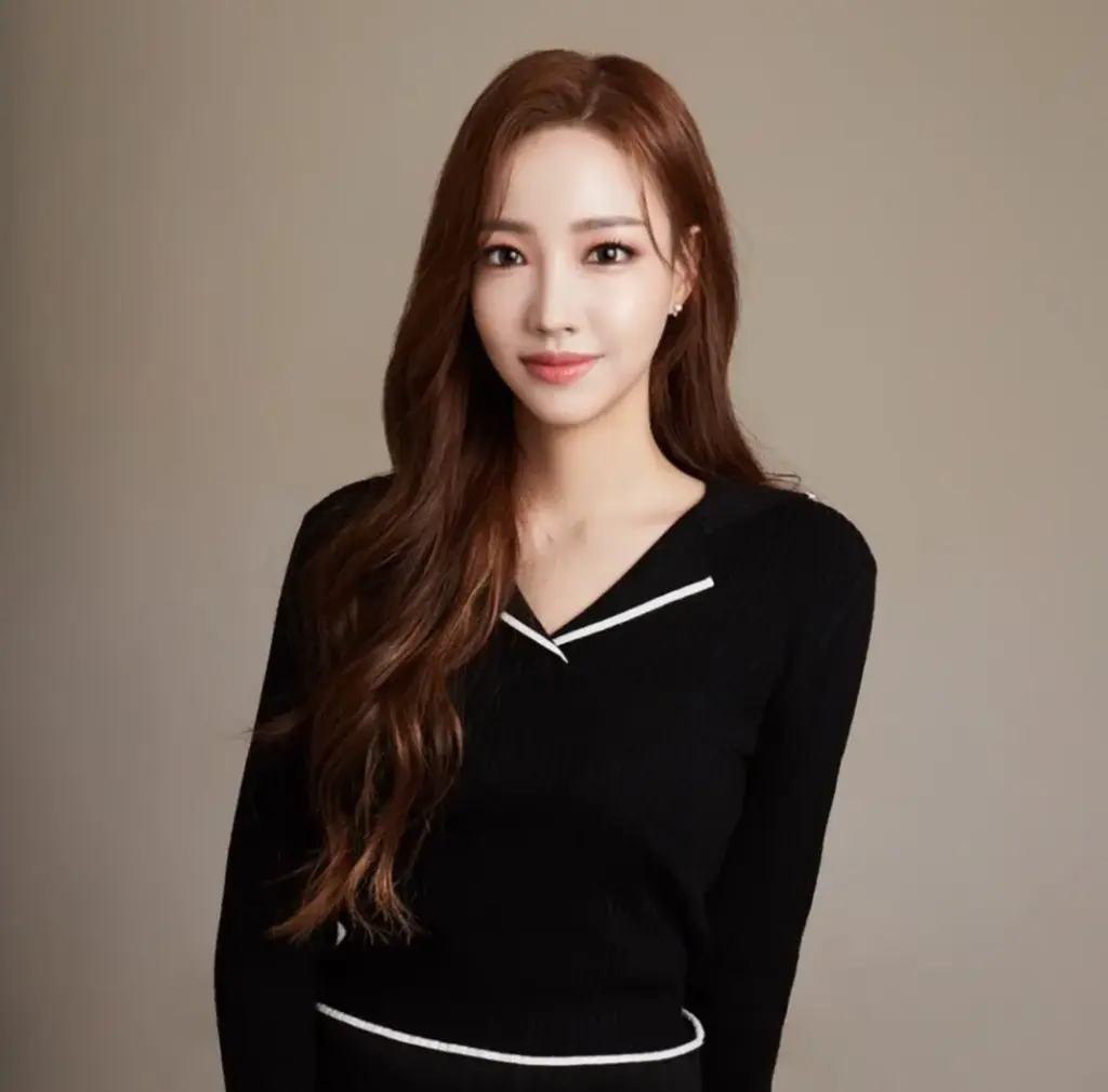 키 172 미인대회 우승 솔로지옥5 미스어스 최미나수 프로필 & 수상 집안 키 172 미인대회 우승 솔로지옥5 미스어스 최미나수 프로필 & 수상 집안