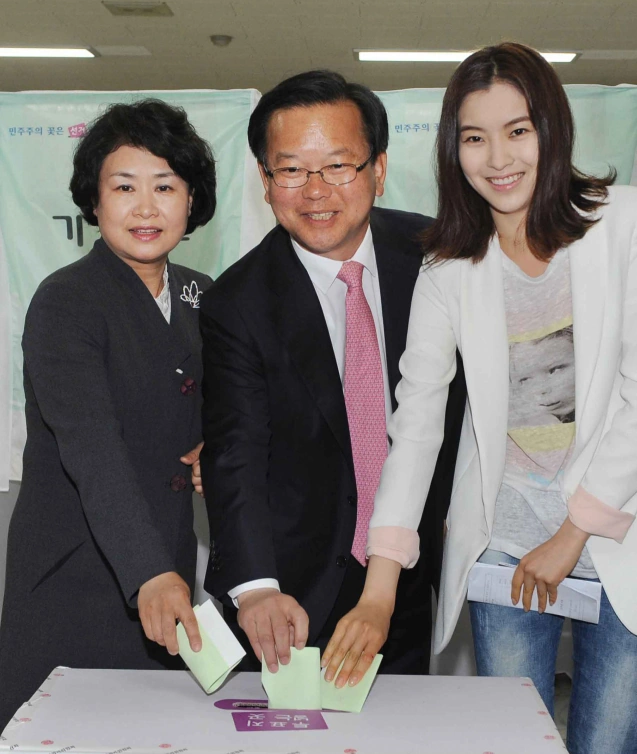 3전 4기 수성 갑 62% 득표율 신화 대구시장 김부겸 프로필 국회의원 선거이력 & 고향 도서 부인 가계도 김부겸 부인 이유미 여사 & 딸 윤세인 배우