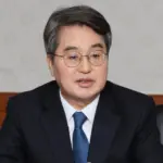 판잣집 야간대 출신 김동연 경기도지사 프로필 & 고향 학력 부인 도서 선거이력