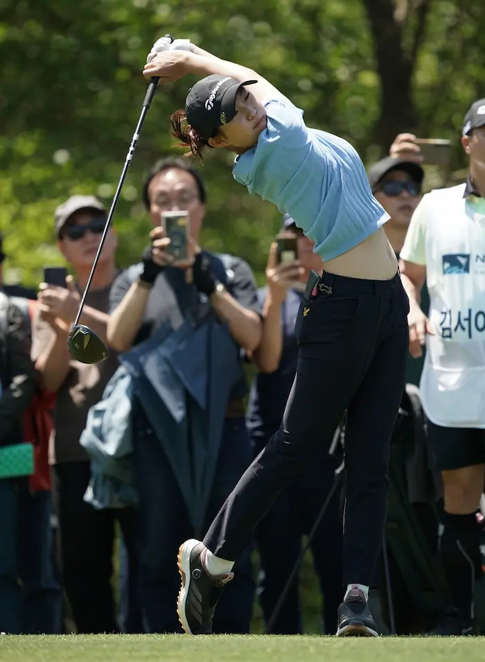 김서아 골프선수 프로필·여중생이 드라이버 비거리 300야드로 프로 잡다 나이 키 수상 상금 KLPGA 등장한 괴물 여중생 골퍼 김서아