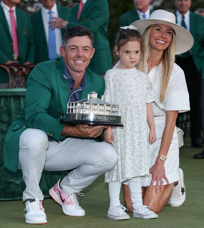 골프로 부인과 이혼 소송한 로리 맥길로이 프로필 & 클럽 퍼터 국적 수상 상금 그랜드슬램 (매킬로이) 로리 맥길로이 아내 에리카