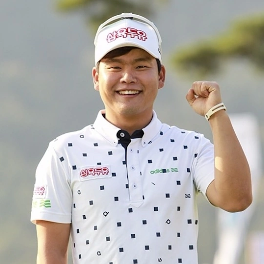 심장병으로 월드컵을 꿈을 접은 늦깎이 골프선수 정한밀 프로 프로필 & 고향 클럽 수상 상금 심장병으로 월드컵을 꿈을 접은 늦깎이 골프선수 정한밀 프로 프로필 & 고향 클럽 수상 상금