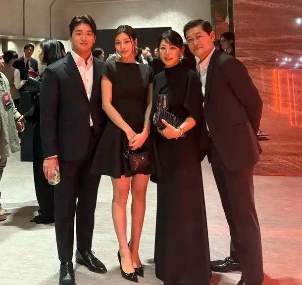 고우석 프로필 & 와이프 이가현 30번째 메이저리거 스토리 고우석 가족