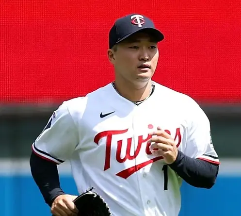 고우석 프로필 & 와이프 이가현 30번째 메이저리거 스토리 고우석 프로필 & 와이프 이가현 30번째 메이저리거 스토리