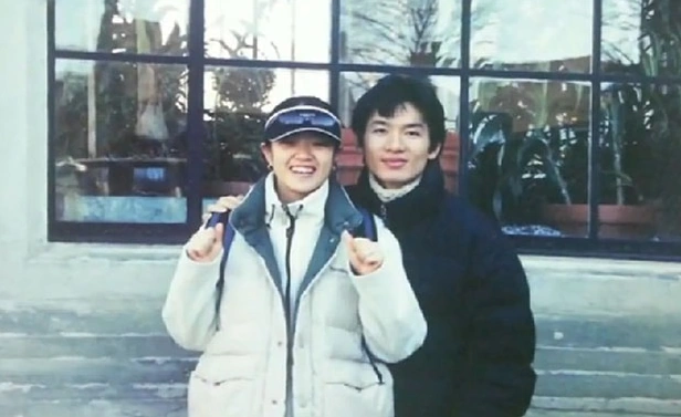 문 대변인 고민정 국회의원 프로필 & 희귀병 시인 남편 조기영 (수상 선거이력 고향 재산 작품활동) 국회의원 고민정 남편 조기영 시인
