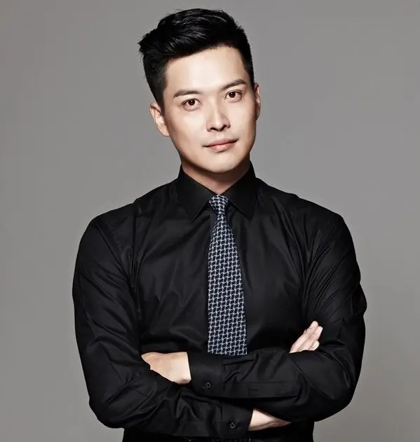 성수동 고깃집 "아카사카크라부" 사장님이 된 가수 강현수 프로필 & 작품활동 (브이원 V.One) 성수동 고깃집 아카사카크라부 사장님이 된 가수 강현수 프로필 & 작품활동 (브이원 V.One)