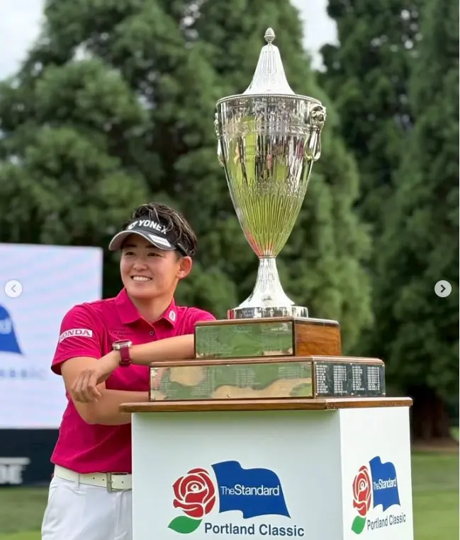 이와이 아키에 프로필·일본 쌍둥이 골프선수 수상 클럽 퍼터 상금 일정 LPGA (이와이 아키) LPGA 이와이 아키 첫 우승