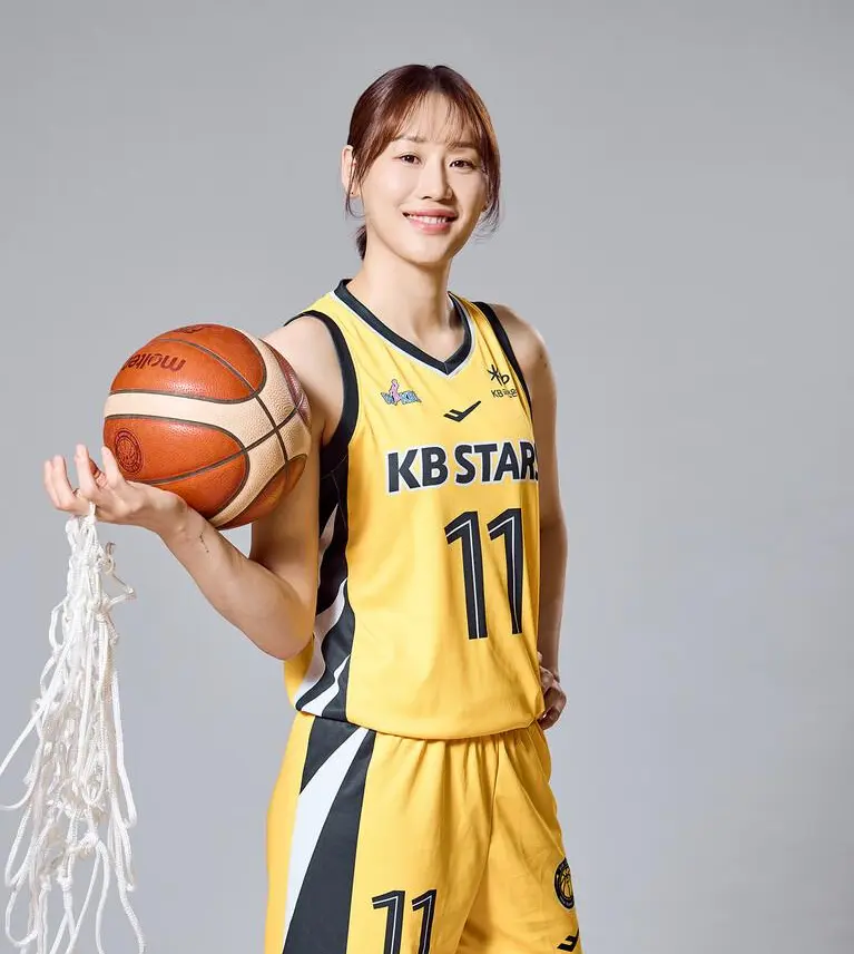 농구선수 강이슬 프로필·WNBA 도전하는 한국 최고의 3점 슈터 (통계 수상 연봉) 농구선수 강이슬 프로필·WNBA 도전하는 한국 최고의 3점 슈터 (통계 수상 연봉)