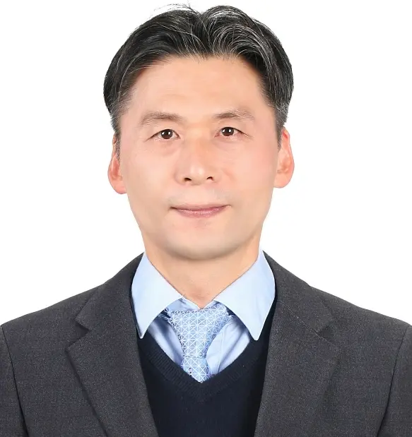 이주완 박사 프로필·삼전 7만원 하닉 20만원 인더스트리 애널리스트 (학력 약력) 이주완 박사 프로필·삼전 7만원 하닉 20만원 인더스트리 애널리스트 (학력 약력)